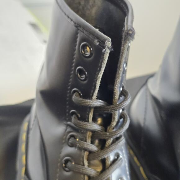 Dr. Martens 1460 Women's Original Smooth Leather Lace Up Boots - Black, Size 6 - Picture 7 of 11